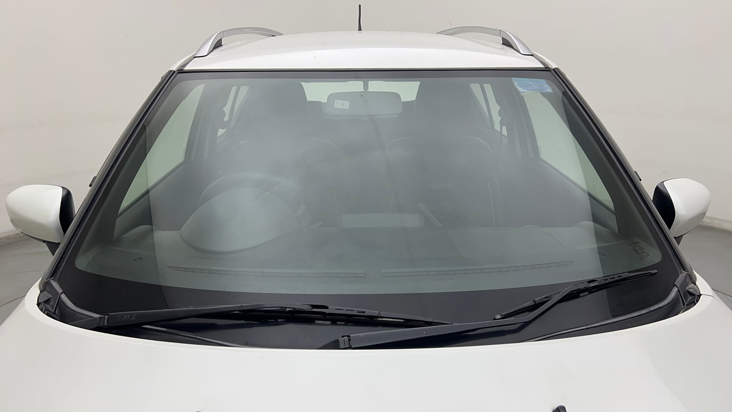 Used 2022 Maruti Suzuki Ignis Delta 1.2 MT Petrol Manual exterior FRONT WINDSHIELD VIEW