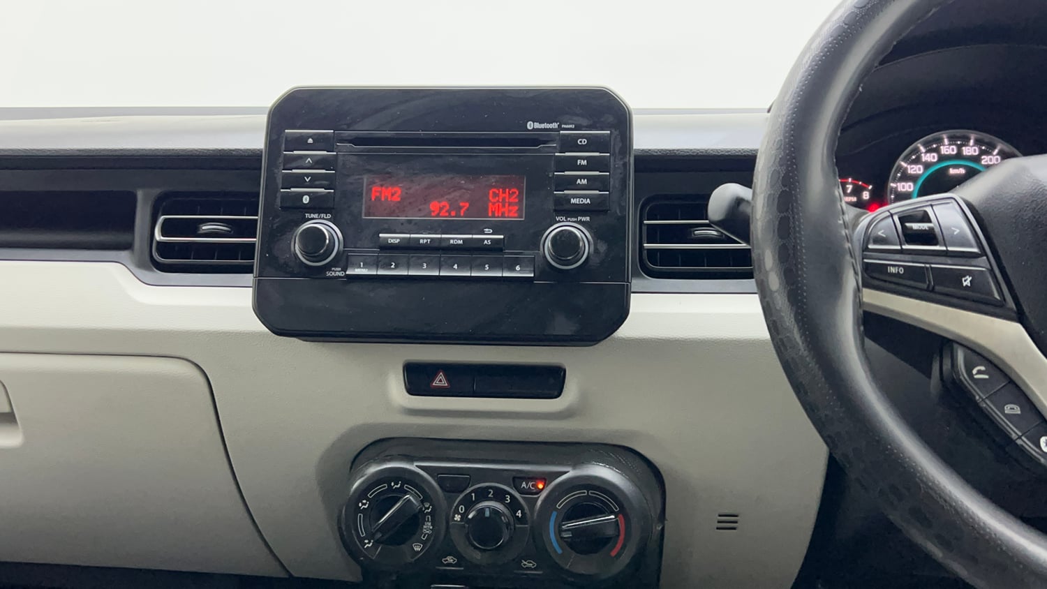 Used 2022 Maruti Suzuki Ignis Delta 1.2 MT Petrol Manual interior MUSIC SYSTEM & AC CONTROL VIEW