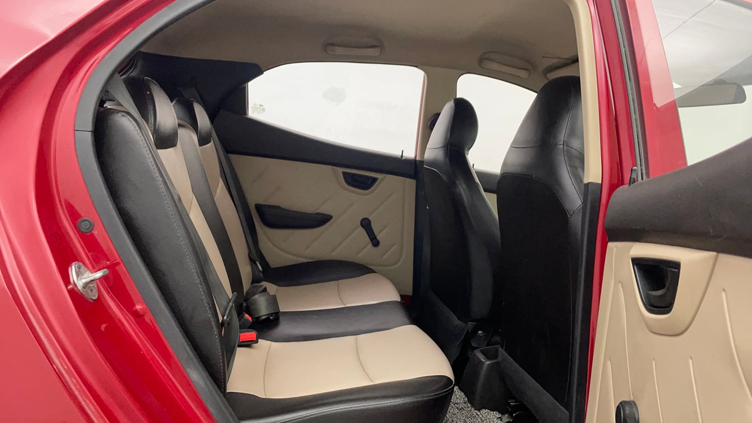 Used 2015 Hyundai Eon D-Lite + Petrol Manual interior RIGHT SIDE REAR DOOR CABIN VIEW