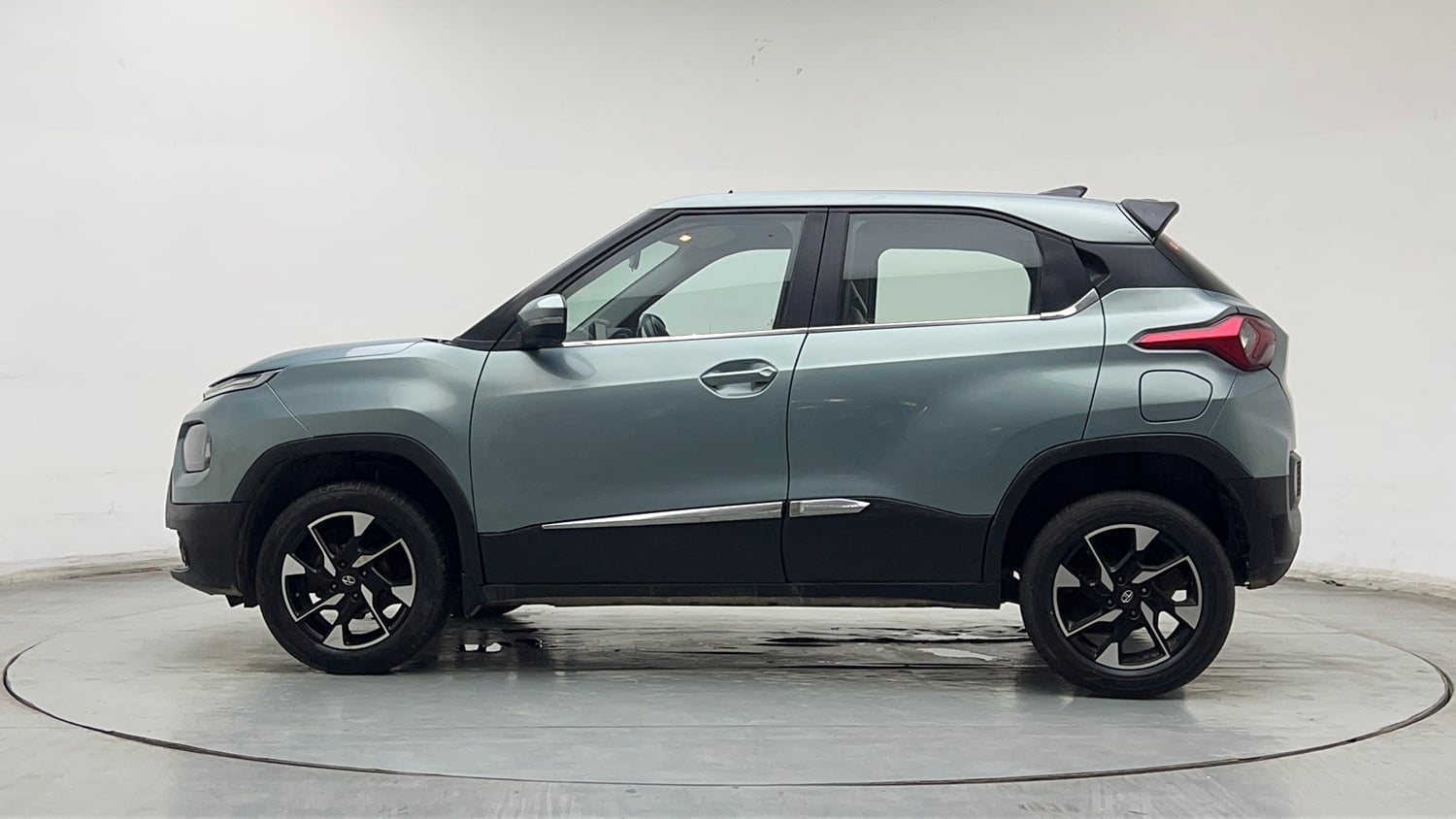 Used 2022 Tata Punch Accomplished MT Petrol Manual exterior LEFT SIDE VIEW