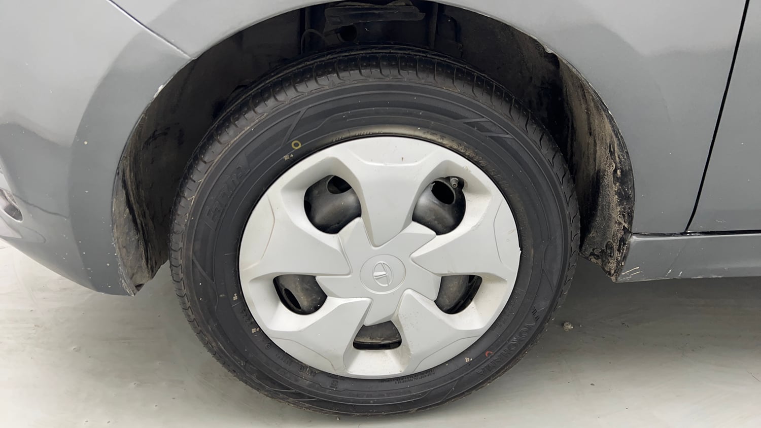 Used 2020 Tata Tiago XT Petrol Manual tyres LEFT FRONT TYRE RIM VIEW