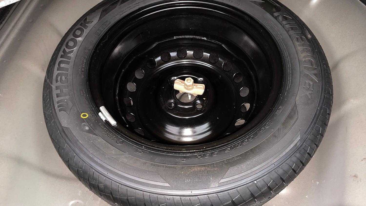 Used 2019 Hyundai Verna SX 1.6 VTVT Petrol Manual tyres SPARE TYRE VIEW