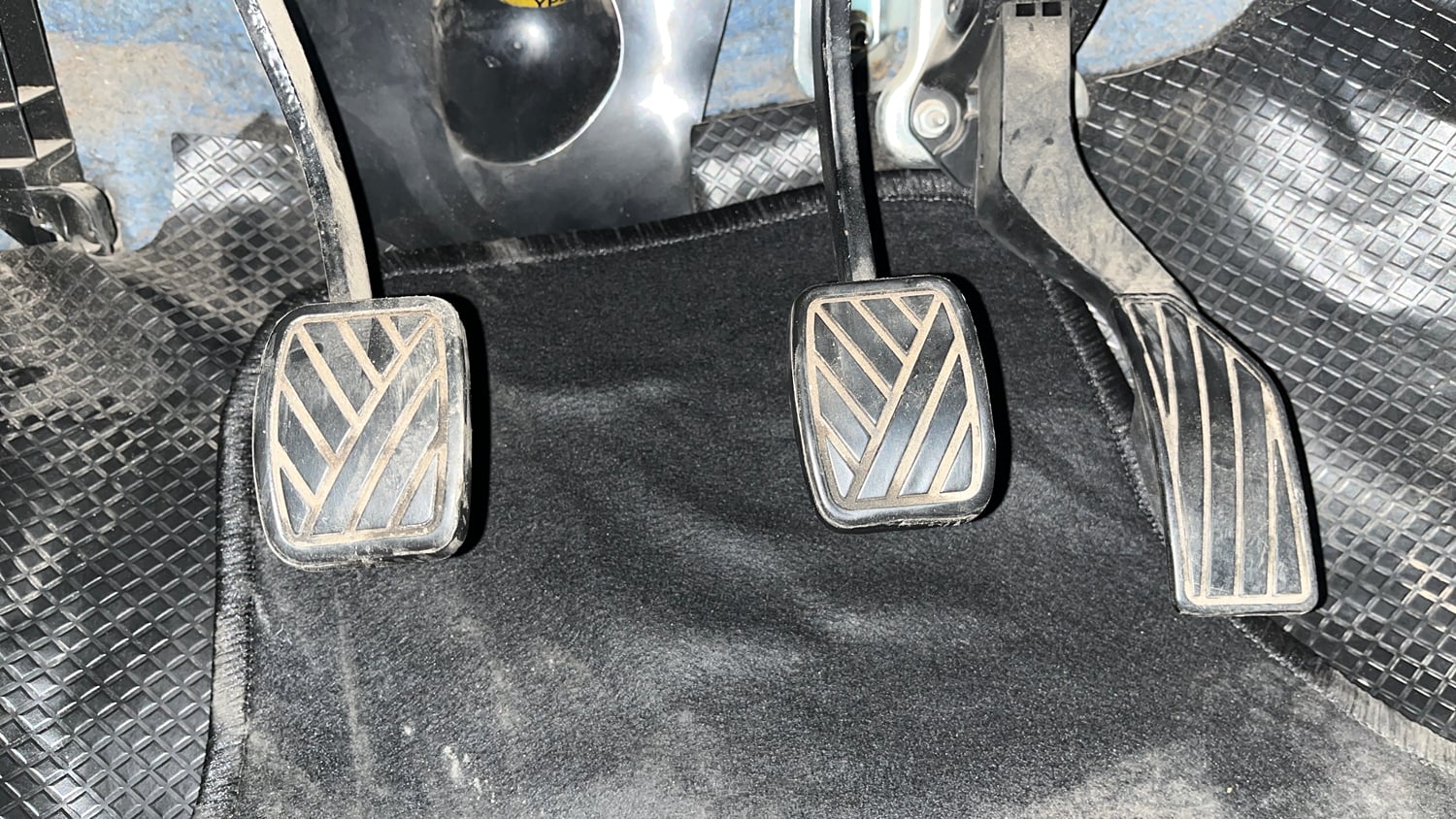 Used 2015 Maruti Suzuki Swift VDi Diesel Manual interior PEDALS VIEW