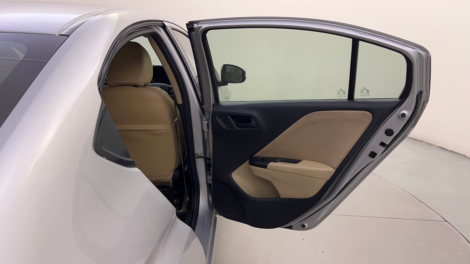 Used 2016 Honda City SV CVT Petrol Automatic interior RIGHT REAR DOOR OPEN VIEW