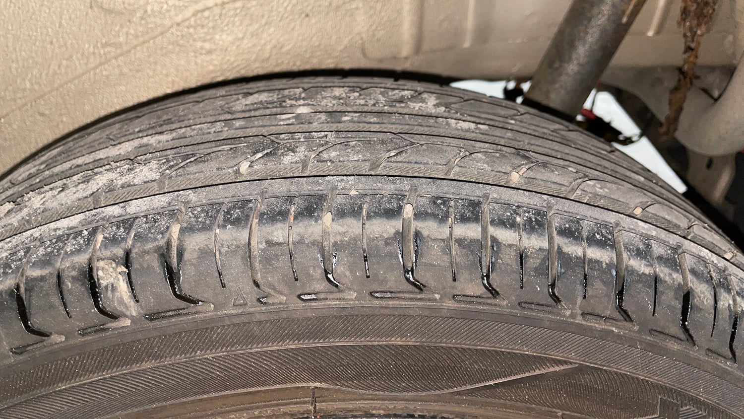 Used 2016 Maruti Suzuki Wagon R VXI Petrol Manual tyres LEFT REAR TYRE TREAD VIEW