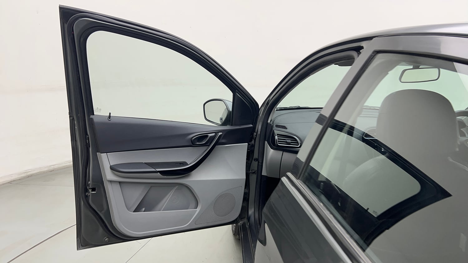 Used 2020 Tata Tiago XT Petrol Manual interior LEFT FRONT DOOR OPEN VIEW