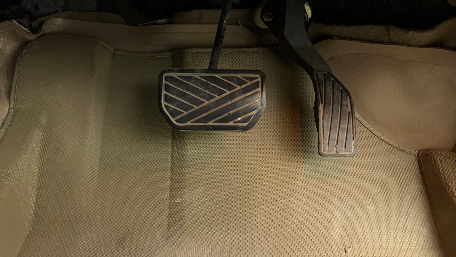 Used 2020 Maruti Suzuki Ciaz Alpha 1.5 AT Petrol Automatic interior PEDALS VIEW