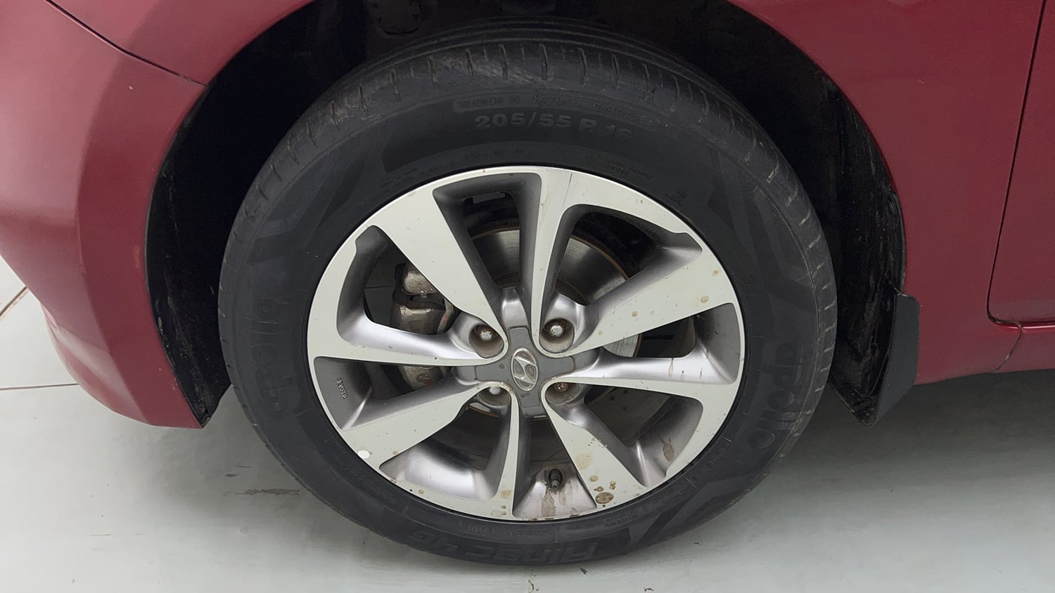 Used 2015 Hyundai Elite i20 Asta 1.2 Petrol Manual tyres LEFT FRONT TYRE RIM VIEW