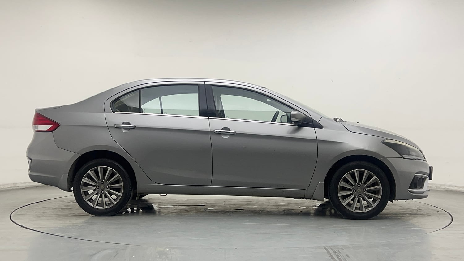 Used 2021 Maruti Suzuki Ciaz Alpha 1.5 AT Petrol Automatic exterior RIGHT SIDE VIEW