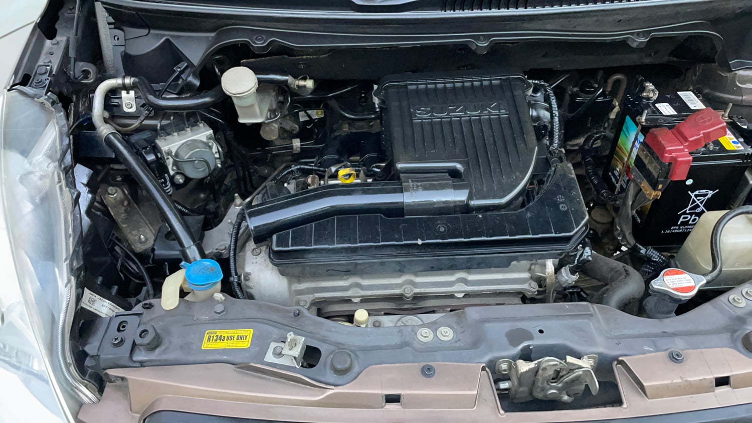 Used 2015 Maruti Suzuki Ertiga ZXi Petrol Manual engine ENGINE RIGHT SIDE VIEW