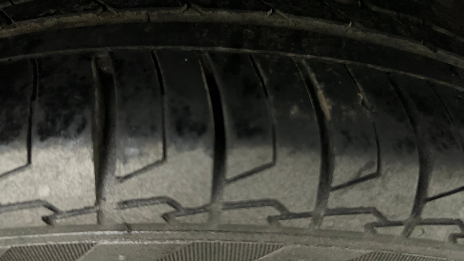 Used 2020 Maruti Suzuki Ciaz Alpha 1.5 AT Petrol Automatic tyres RIGHT FRONT TYRE TREAD VIEW