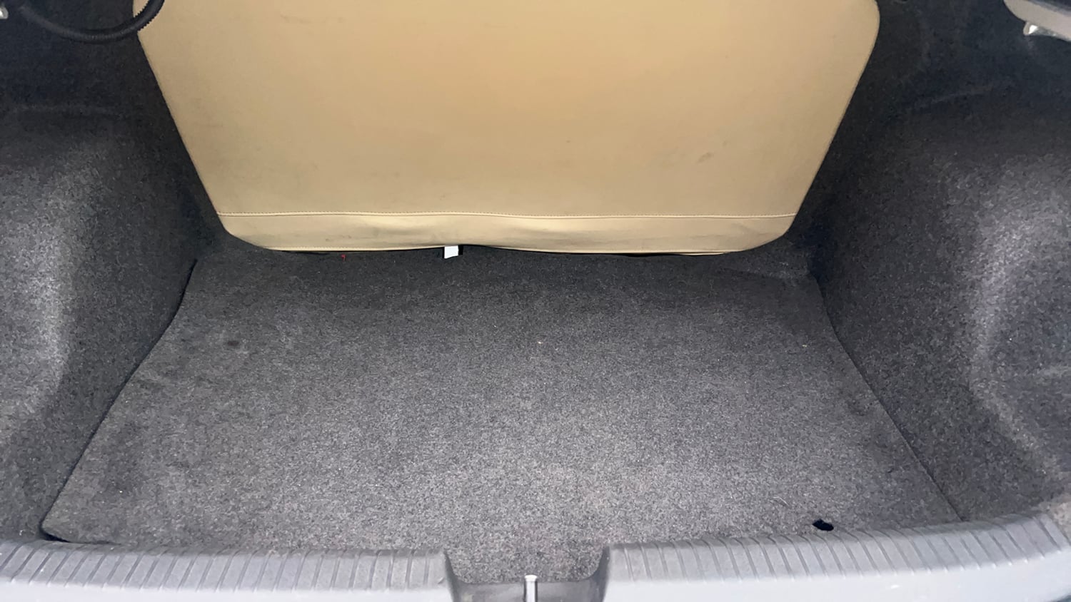 Used 2017 Volkswagen Ameo Highline Plus 1.5L AT (D)16 Alloy Diesel Automatic interior DICKY INSIDE VIEW