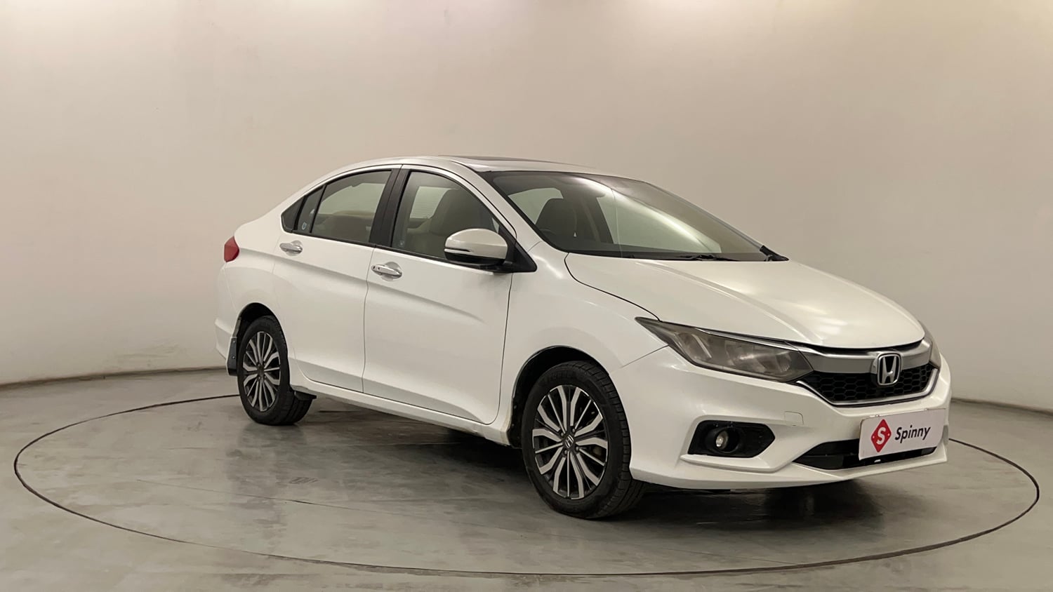Used 2018 Honda City VX CVT Petrol Petrol Automatic exterior RIGHT FRONT CORNER VIEW