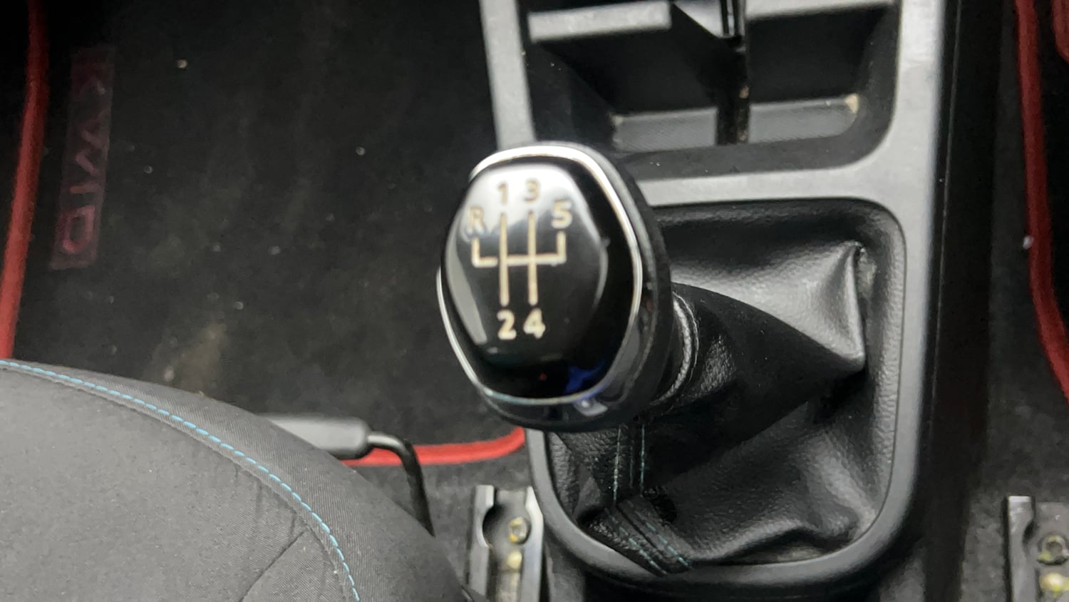 Used 2021 Renault Kwid Neotech RXL Petrol Manual interior GEAR  KNOB VIEW