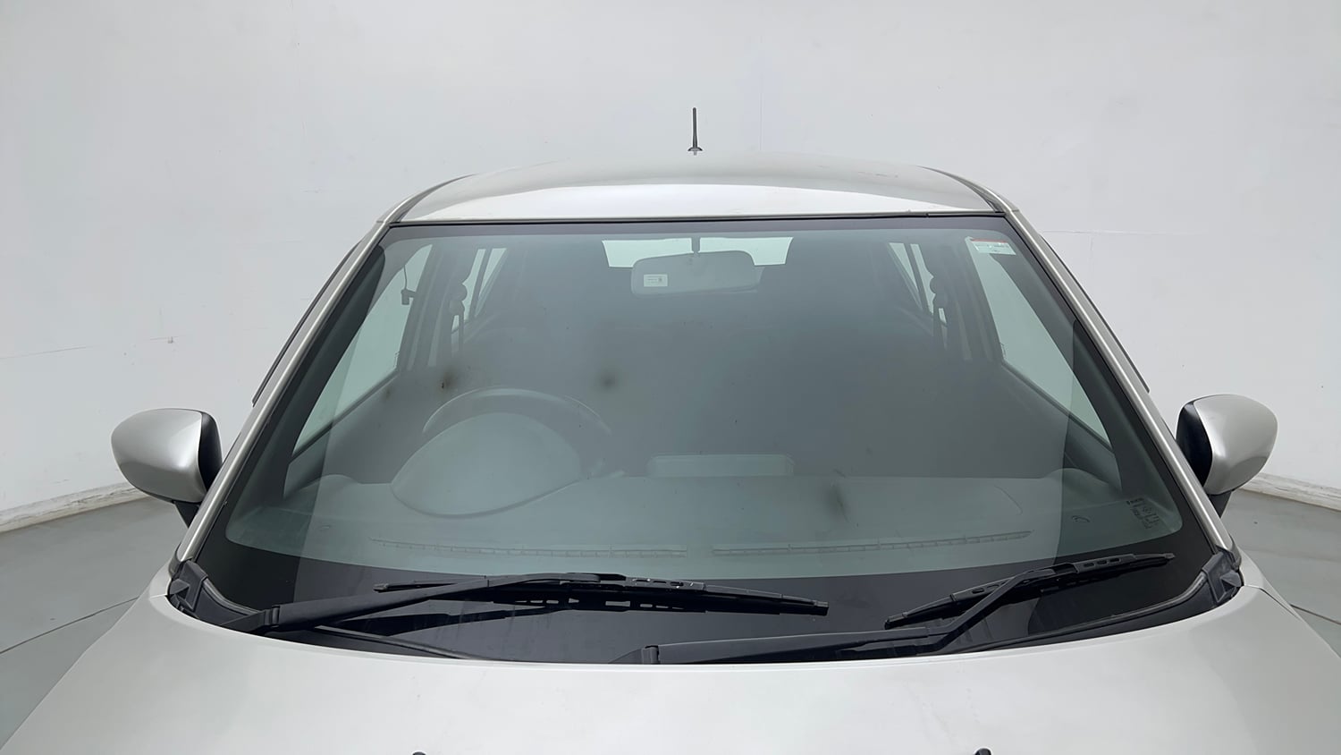 Used 2023 Maruti Suzuki Ignis Sigma 1.2 MT Petrol Manual exterior FRONT WINDSHIELD VIEW