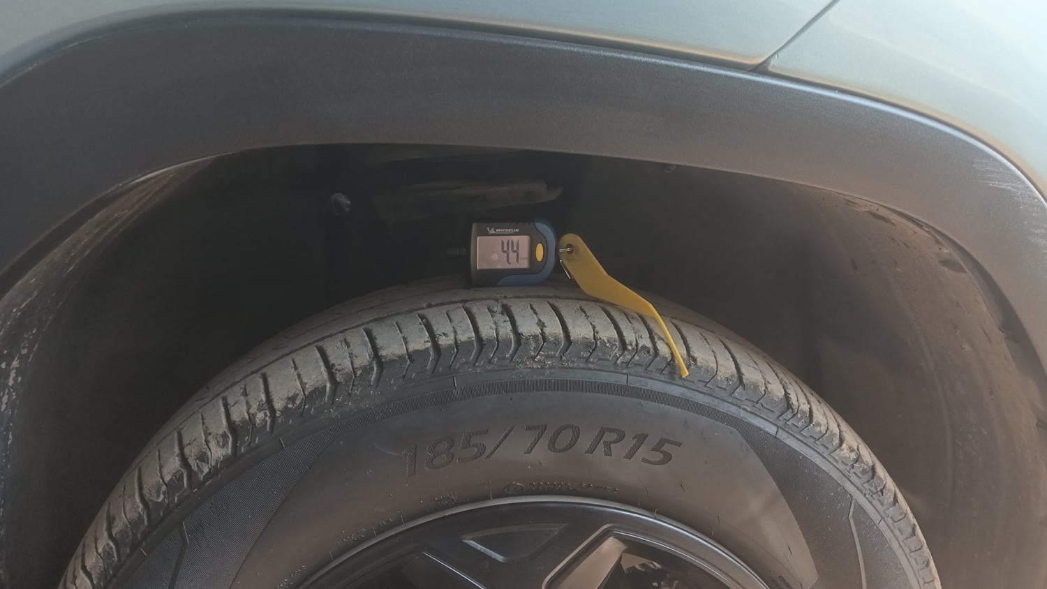 Used 2022 Tata Punch Accomplished MT Petrol Manual tyres RIGHT FRONT TYRE TREAD VIEW