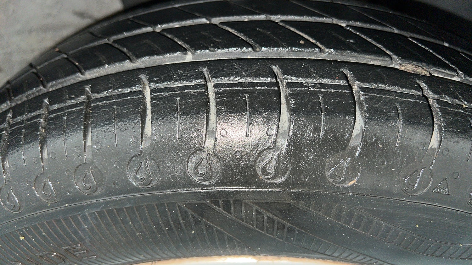 Used 2021 Renault Kwid RXT Petrol Manual tyres RIGHT FRONT TYRE TREAD VIEW