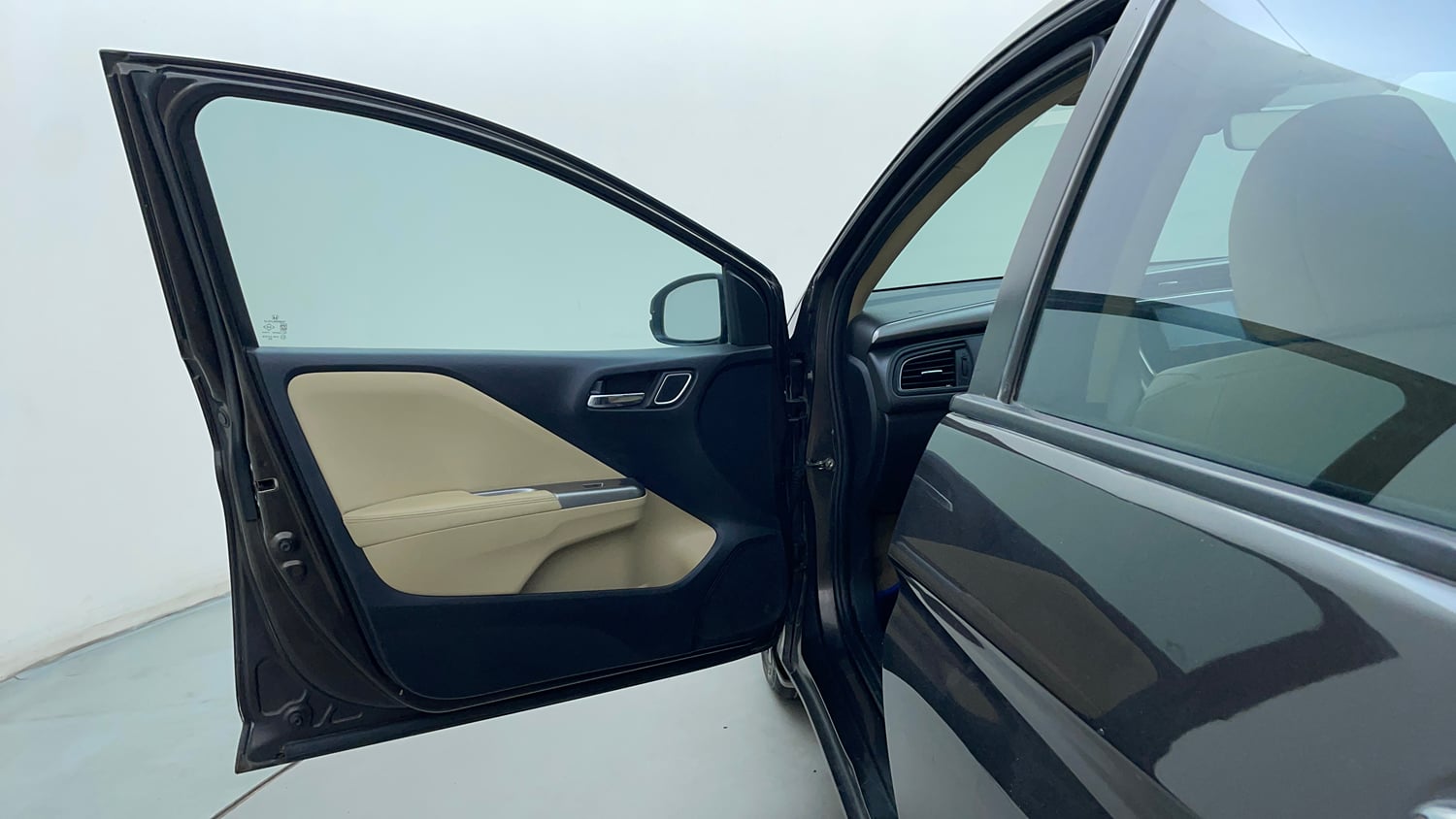 Used 2018 Honda City ZX CVT Petrol Petrol Automatic interior LEFT FRONT DOOR OPEN VIEW