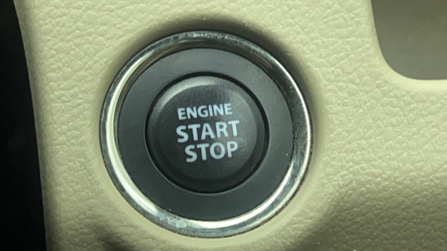 Used 2021 Maruti Suzuki Ciaz Alpha 1.5 AT Petrol Automatic top_features Keyless start