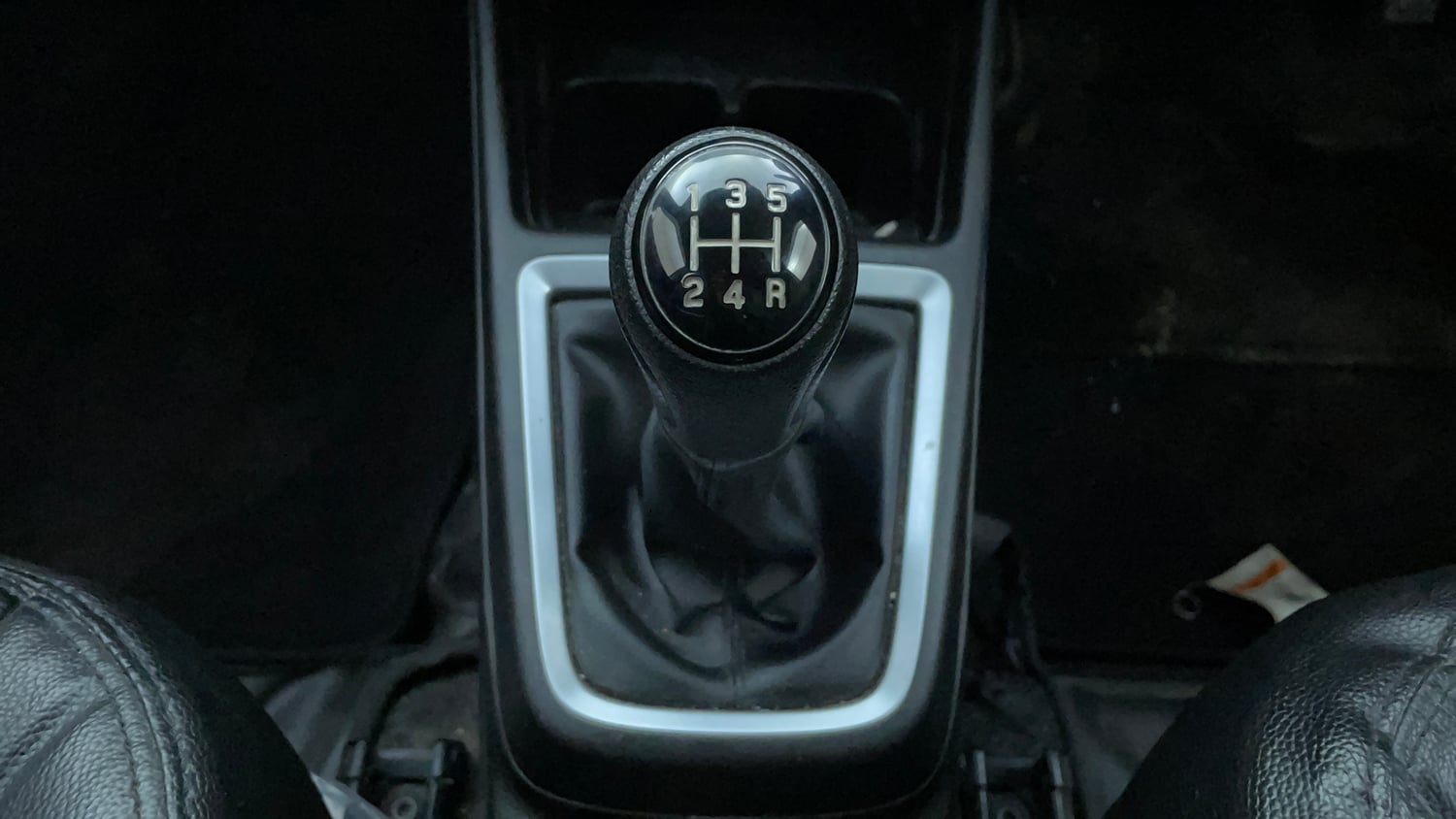 Used 2023 Maruti Suzuki Swift ZXi Petrol Manual interior GEAR  KNOB VIEW