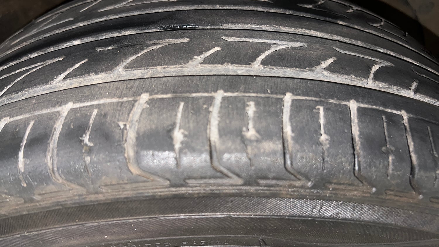 Used 2018 Maruti Suzuki Baleno Alpha 1.2 AT Petrol Automatic tyres RIGHT FRONT TYRE TREAD VIEW