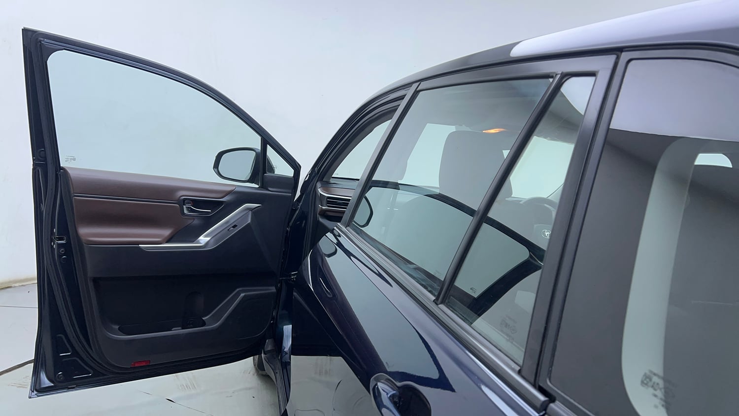 Used 2023 Toyota Innova Hycross VX Hybrid 7 STR Hybrid Automatic interior LEFT FRONT DOOR OPEN VIEW