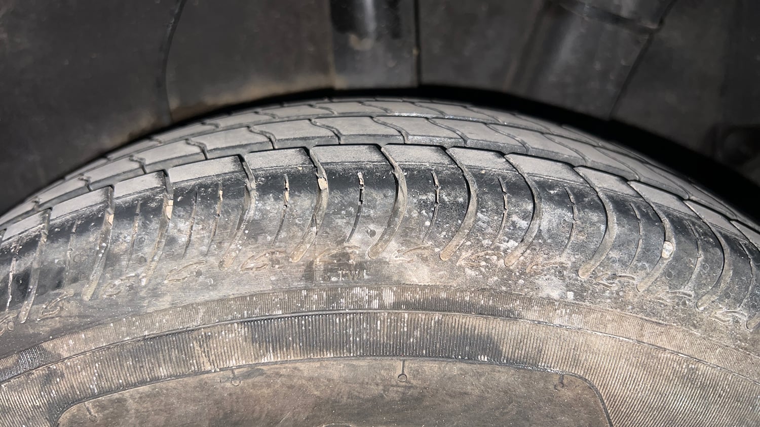 Used 2022 Hyundai Grand i10 Nios Sportz AMT 1.2 CRDi Diesel Automatic tyres LEFT REAR TYRE TREAD VIEW