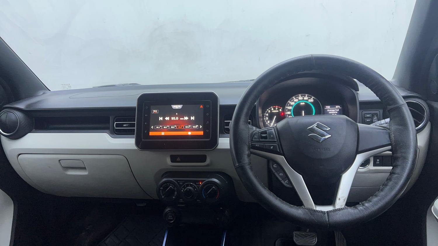 Used 2023 Maruti Suzuki Ignis Zeta 1.2 AMT Petrol Automatic interior DASHBOARD VIEW