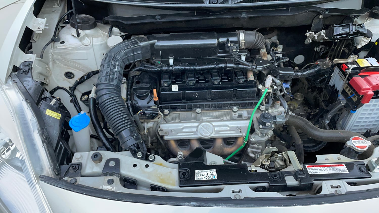 Used 2023 Maruti Suzuki Swift ZXi Petrol Manual engine ENGINE RIGHT SIDE VIEW