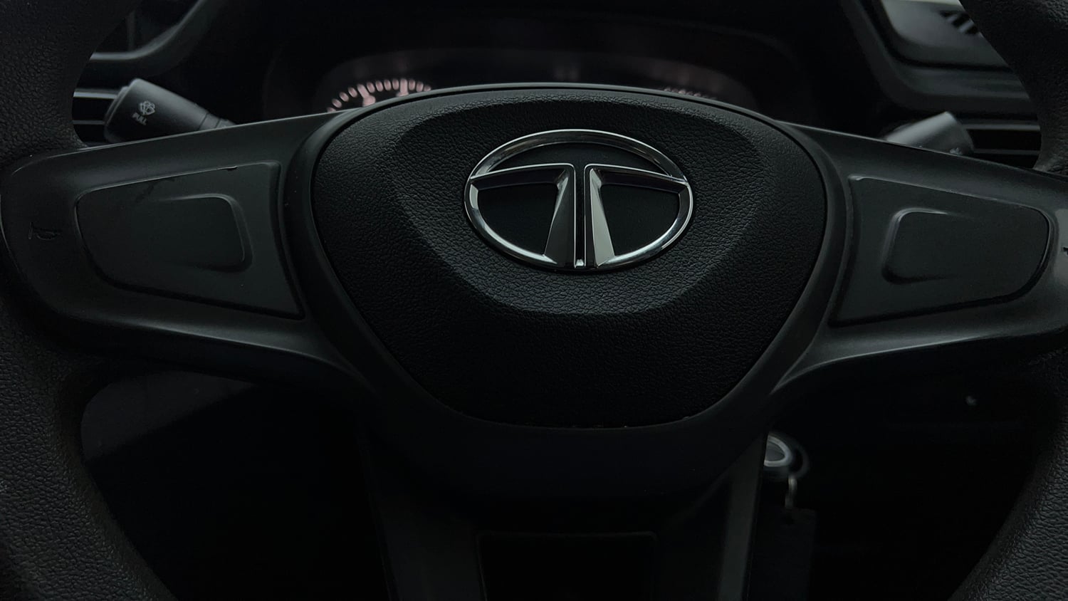 Used 2023 Tata Punch Pure MT Petrol Manual top_features Airbags