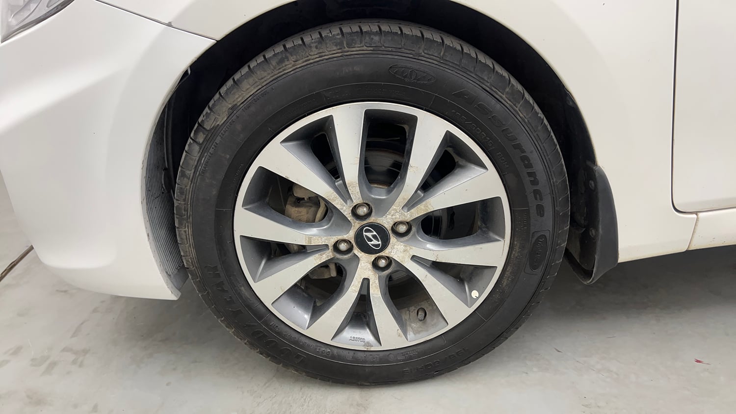 Used 2014 Hyundai Verna Fluidic 1.6 VTVT SX Petrol Manual tyres LEFT FRONT TYRE RIM VIEW