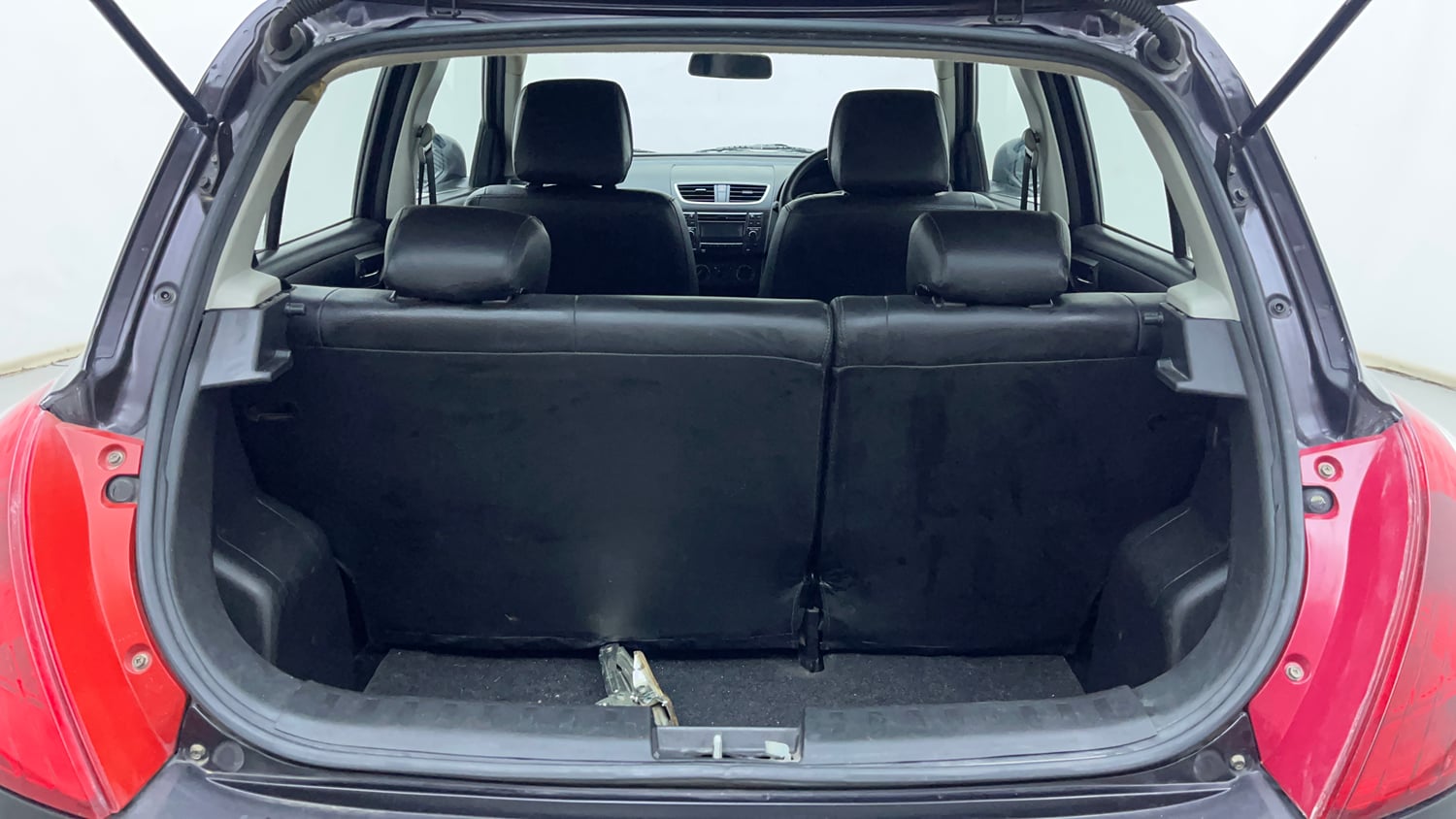 Used 2015 Maruti Suzuki Swift VDi Diesel Manual interior DICKY INSIDE VIEW