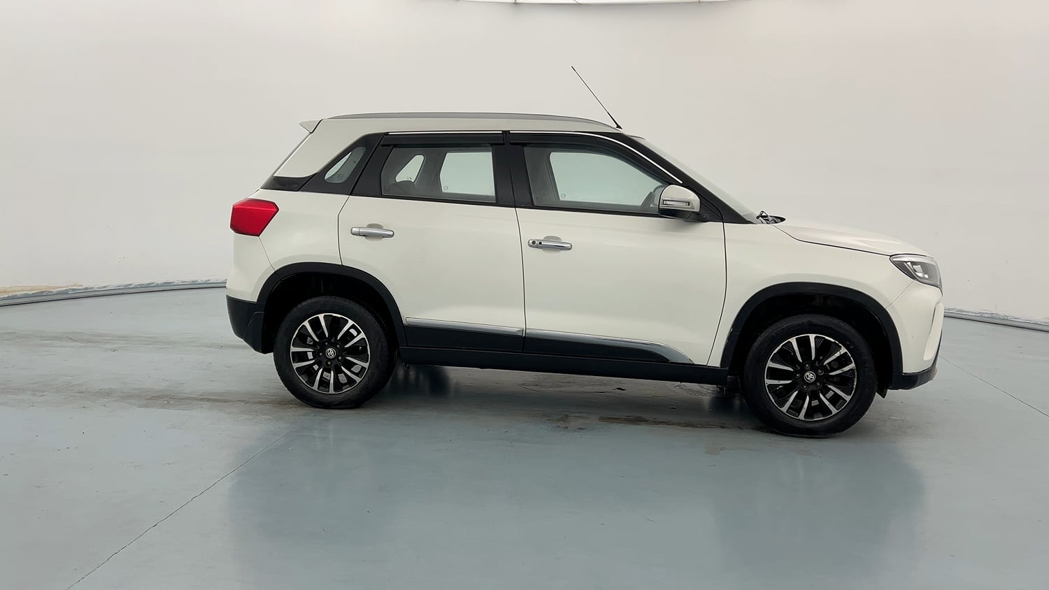 Used 2022 Toyota Urban Cruiser Premium Grade MT Petrol Manual exterior RIGHT SIDE VIEW