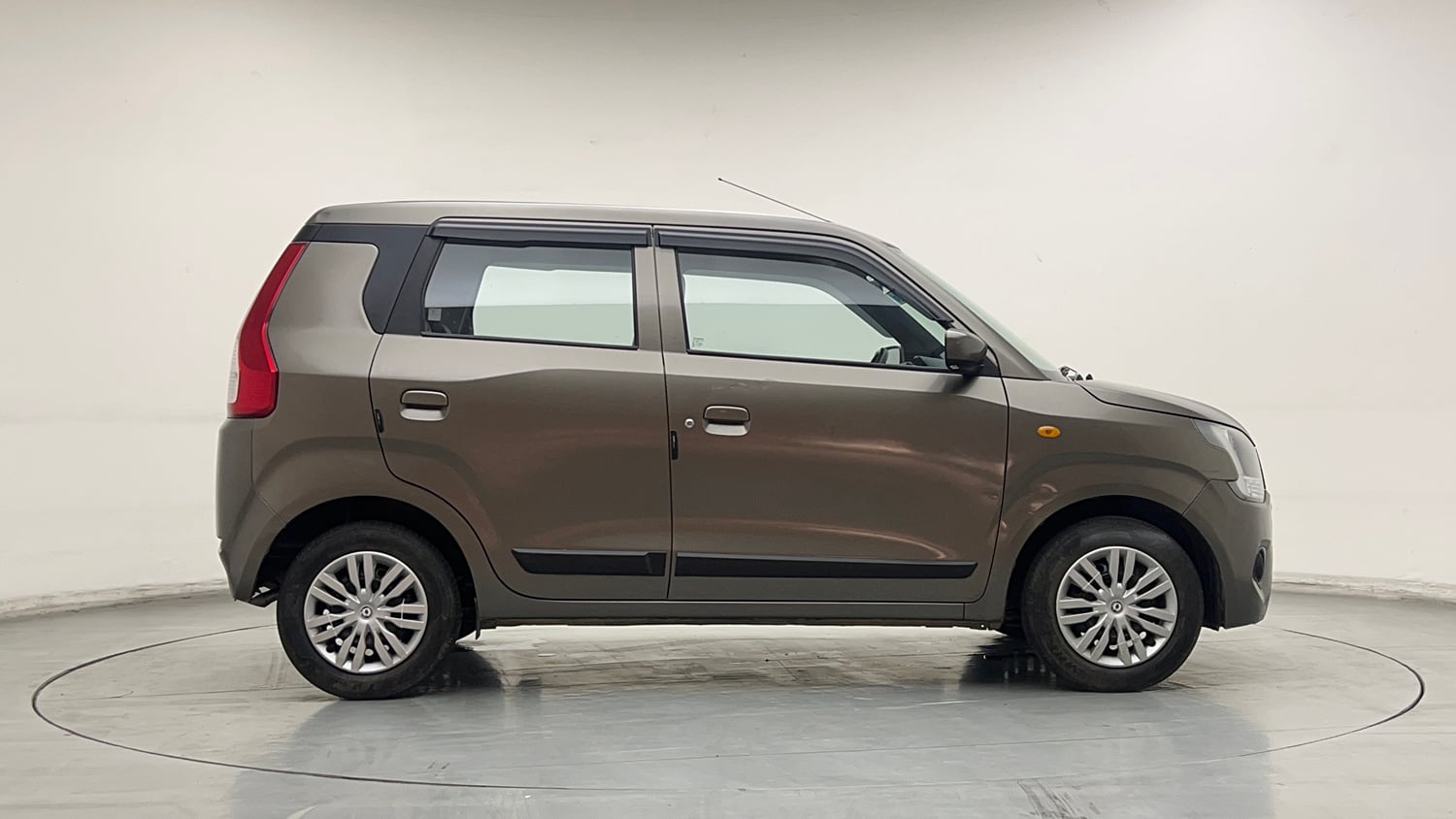 Used 2023 Maruti Suzuki Wagon R VXI 1.0 Petrol Manual exterior RIGHT SIDE VIEW