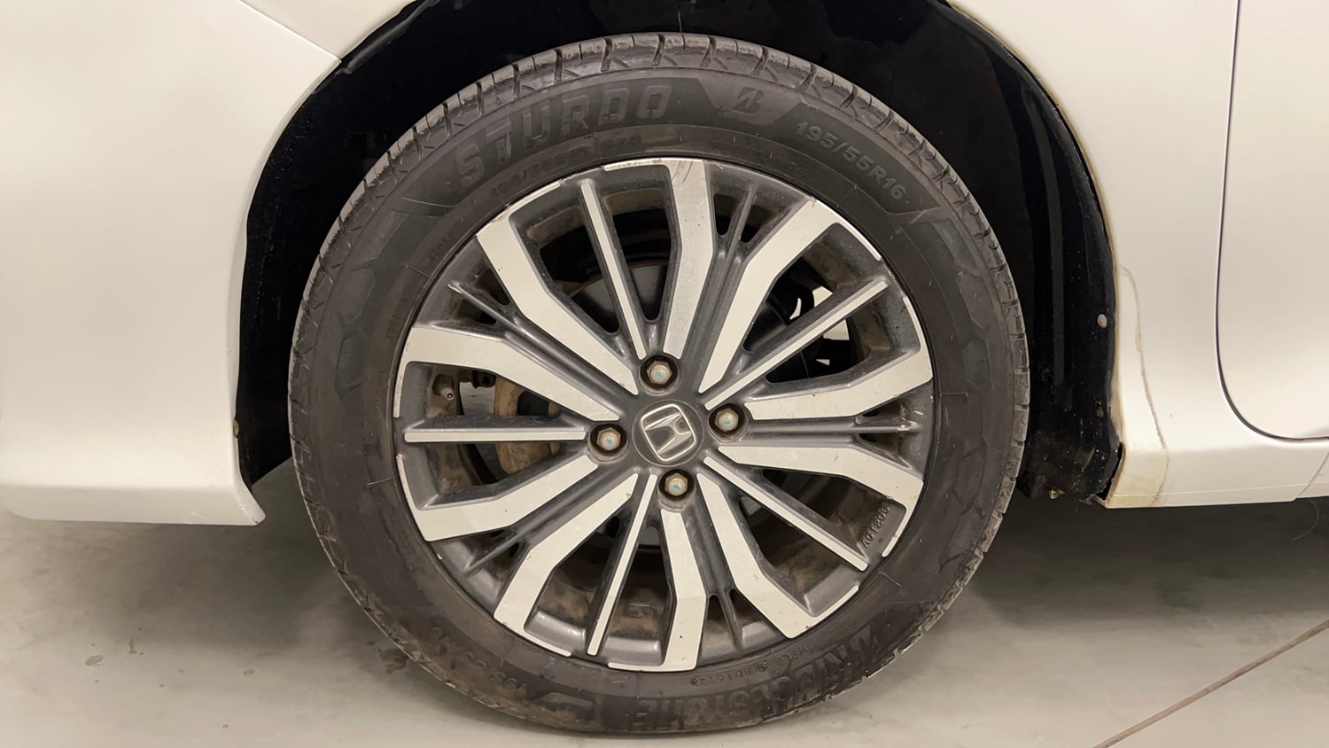 Used 2018 Honda City VX CVT Petrol Petrol Automatic tyres LEFT FRONT TYRE RIM VIEW
