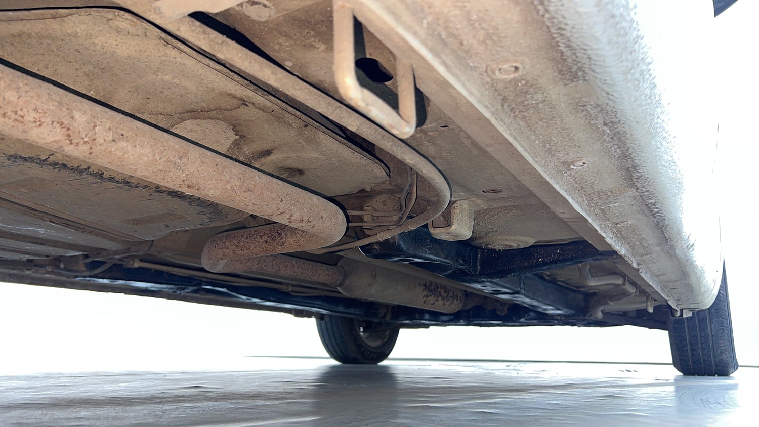 Used 2018 Maruti Suzuki Ertiga VXI CNG (Outside Fitted) Cng Manual extra REAR RIGHT UNDERBODY VIEW