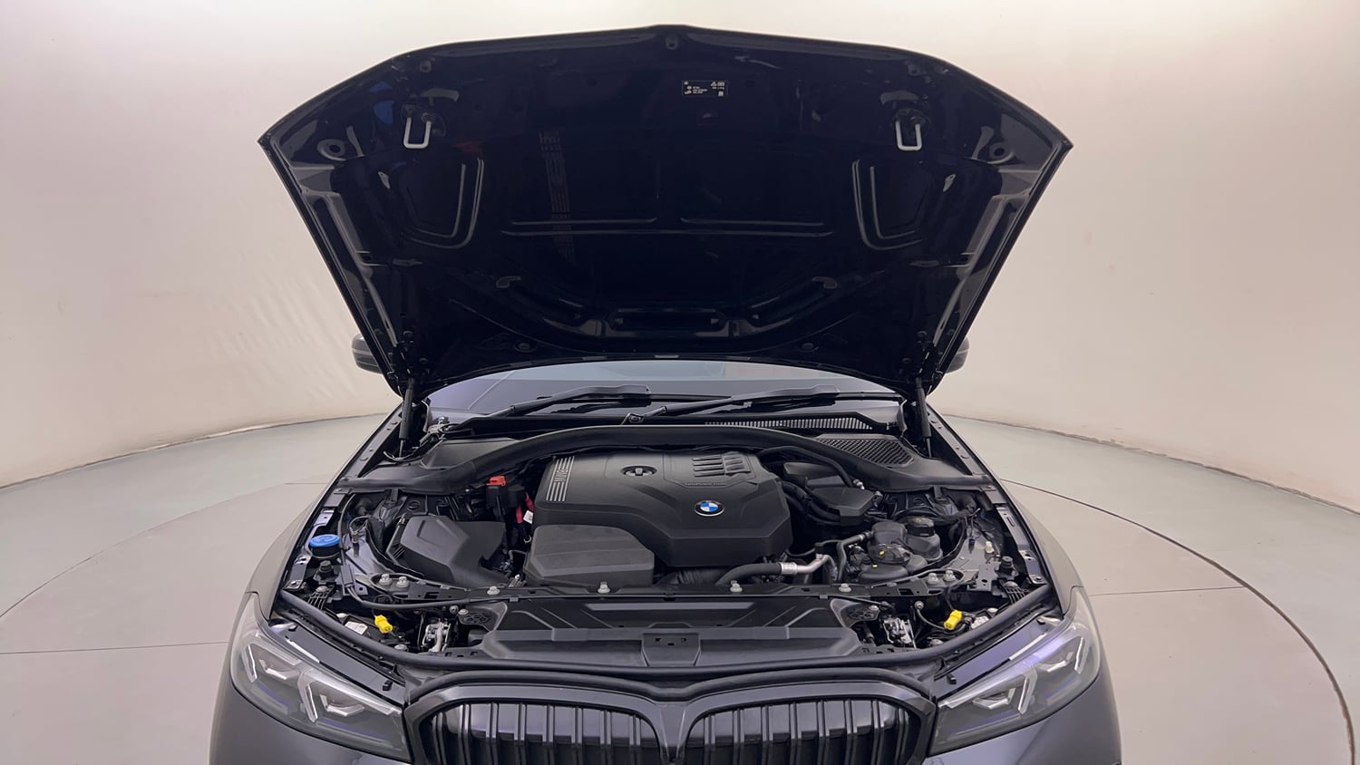 Used 2025 BMW 3 Series Gran Limousine 330Li M Sport Petrol Automatic engine ENGINE & BONNET OPEN FRONT VIEW