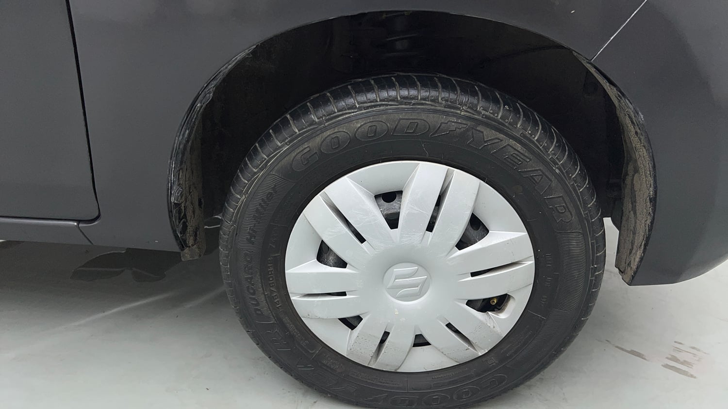 Used 2020 Maruti Suzuki Alto 800 LXi Petrol Manual tyres RIGHT FRONT TYRE RIM VIEW