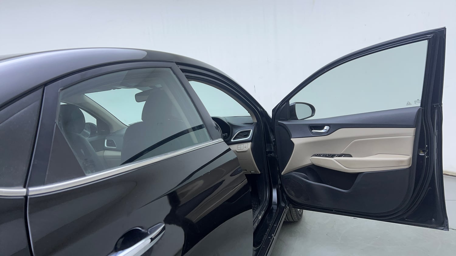 Used 2018 Hyundai Verna SX (O) 1.6 VTVT AT Petrol Automatic interior RIGHT FRONT DOOR OPEN VIEW