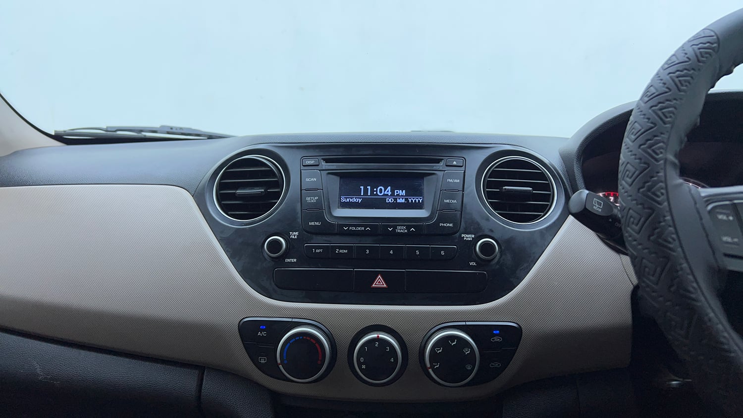 Used 2015 Hyundai Grand i10 Asta AT 1.2 Kappa VTVT Petrol Automatic top_features Integrated (in-dash) music system