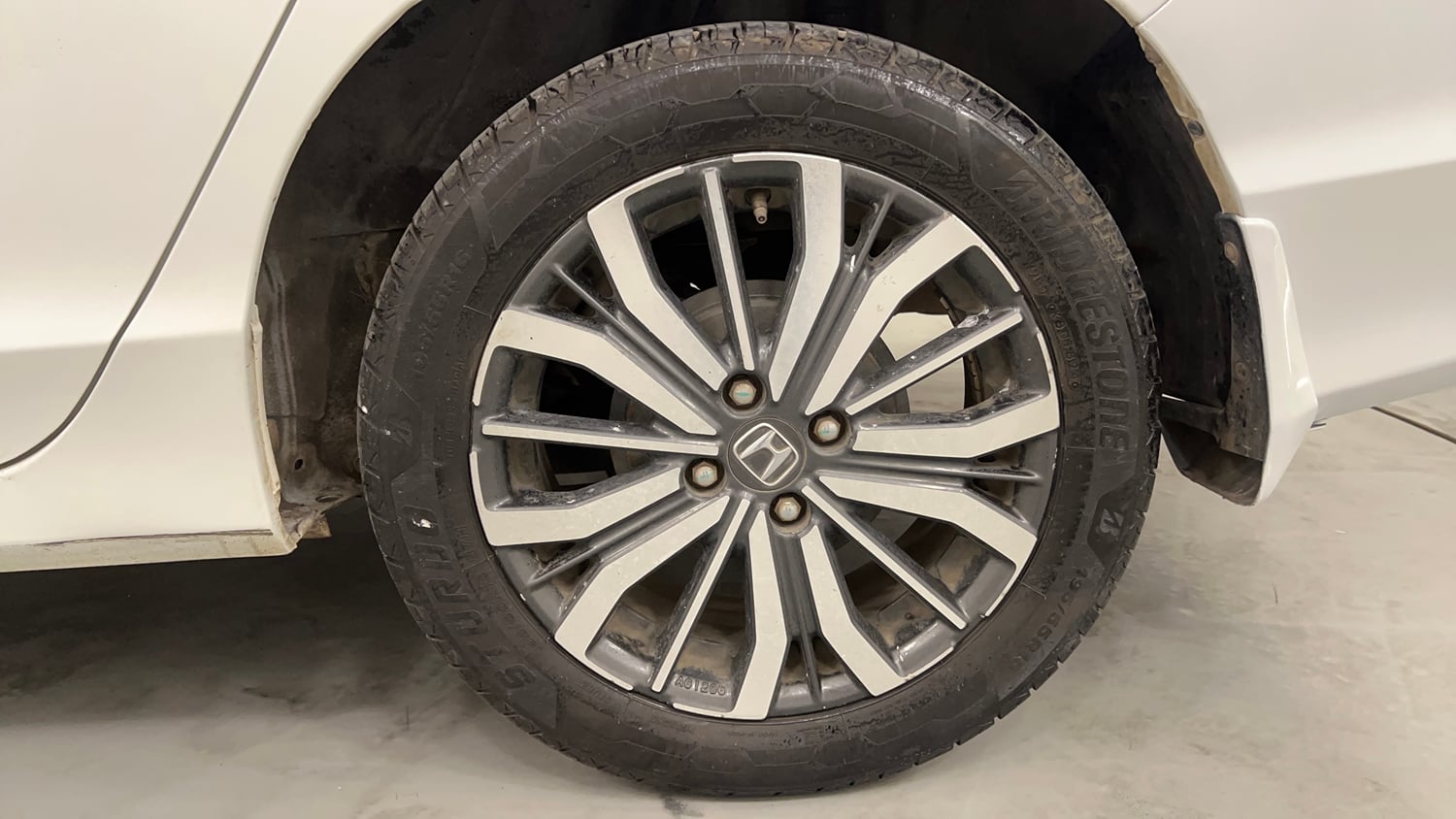 Used 2018 Honda City VX CVT Petrol Petrol Automatic tyres LEFT REAR TYRE RIM VIEW