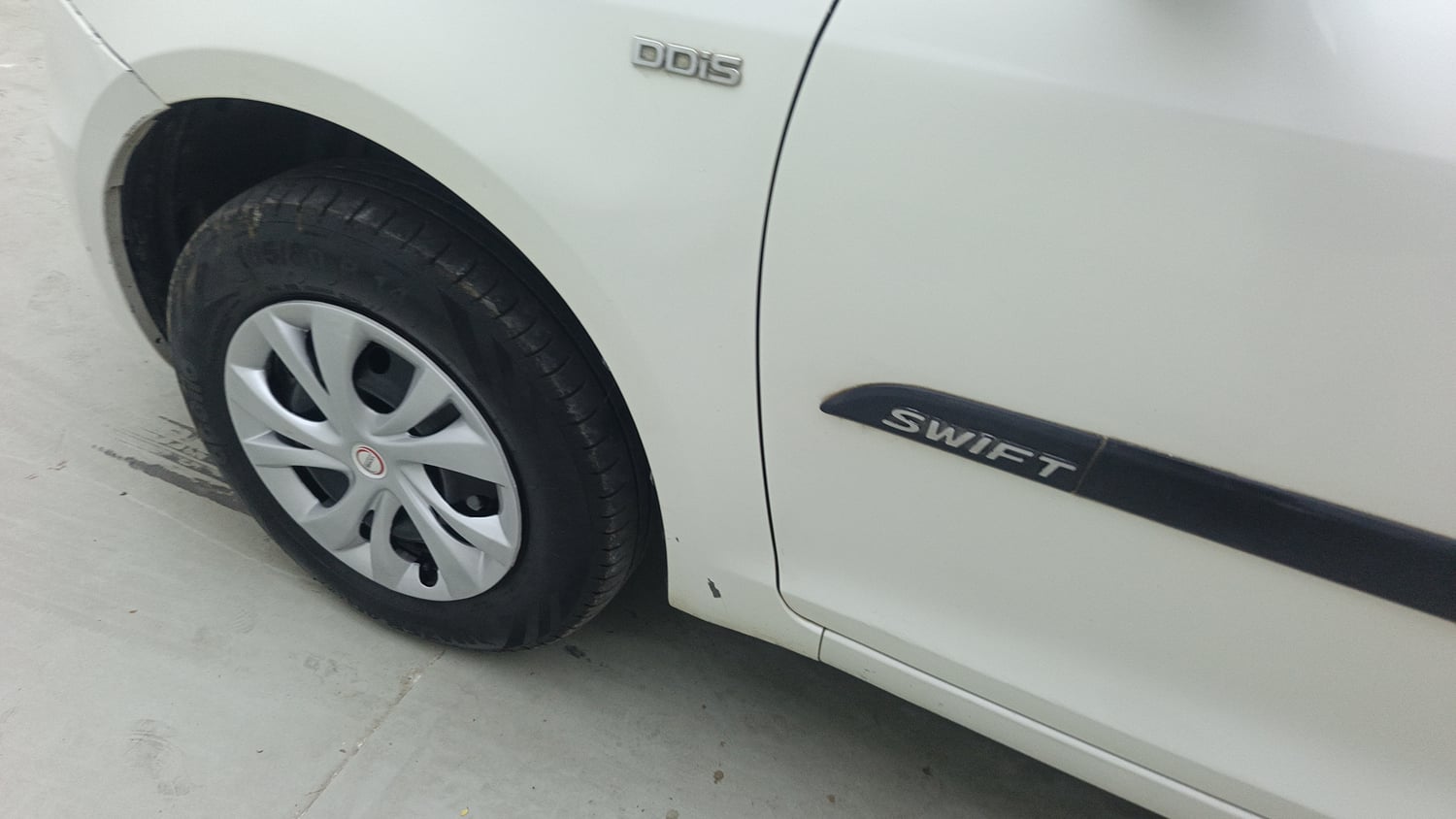 Used 2015 Maruti Suzuki Swift VDi Diesel Manual dents MINOR DENT
