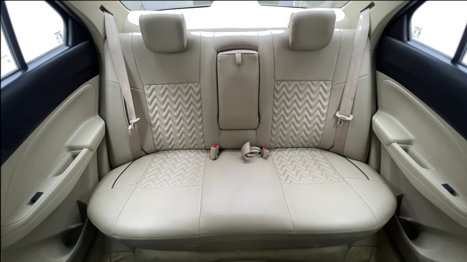 Used 2018 Maruti Suzuki Dzire VXi Petrol Manual interior REAR SEAT CONDITION VIEW