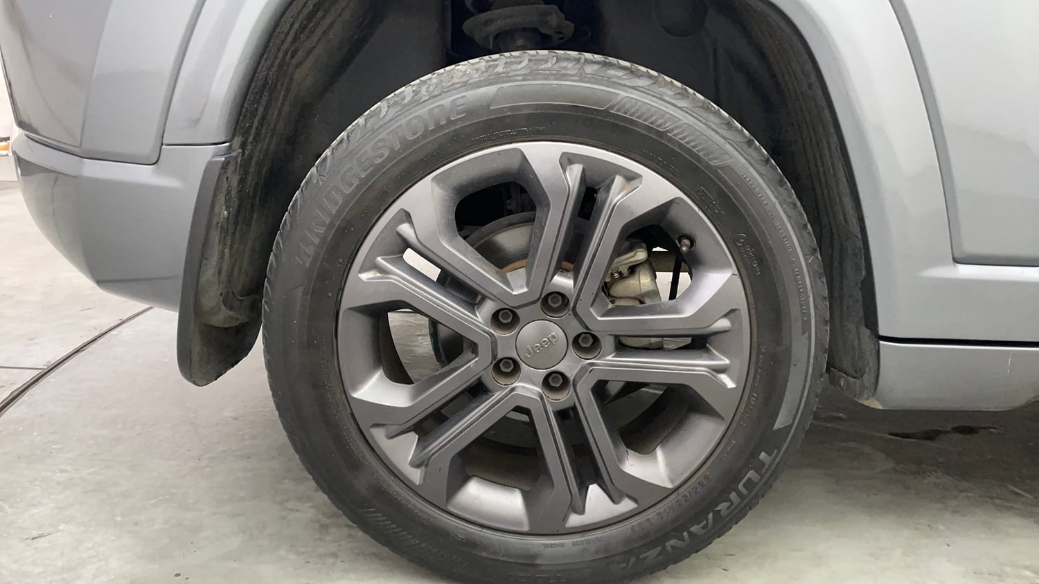 Used 2022 Jeep Compass 5th Anniversary Edition 1.4 Petrol DCT Petrol Automatic tyres RIGHT REAR TYRE RIM VIEW