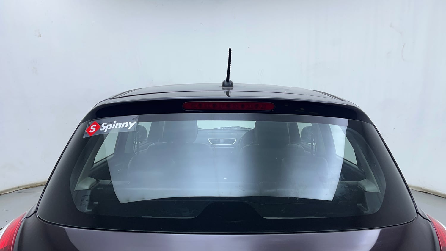 Used 2015 Maruti Suzuki Swift VDi Diesel Manual exterior BACK WINDSHIELD VIEW