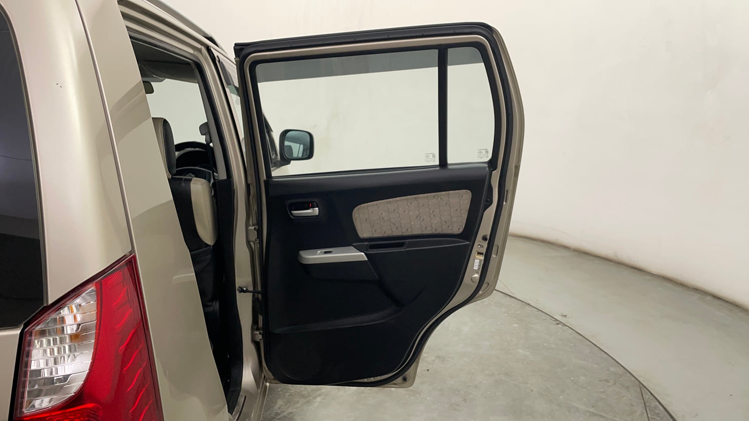 Used 2016 Maruti Suzuki Wagon R VXI Petrol Manual interior RIGHT REAR DOOR OPEN VIEW