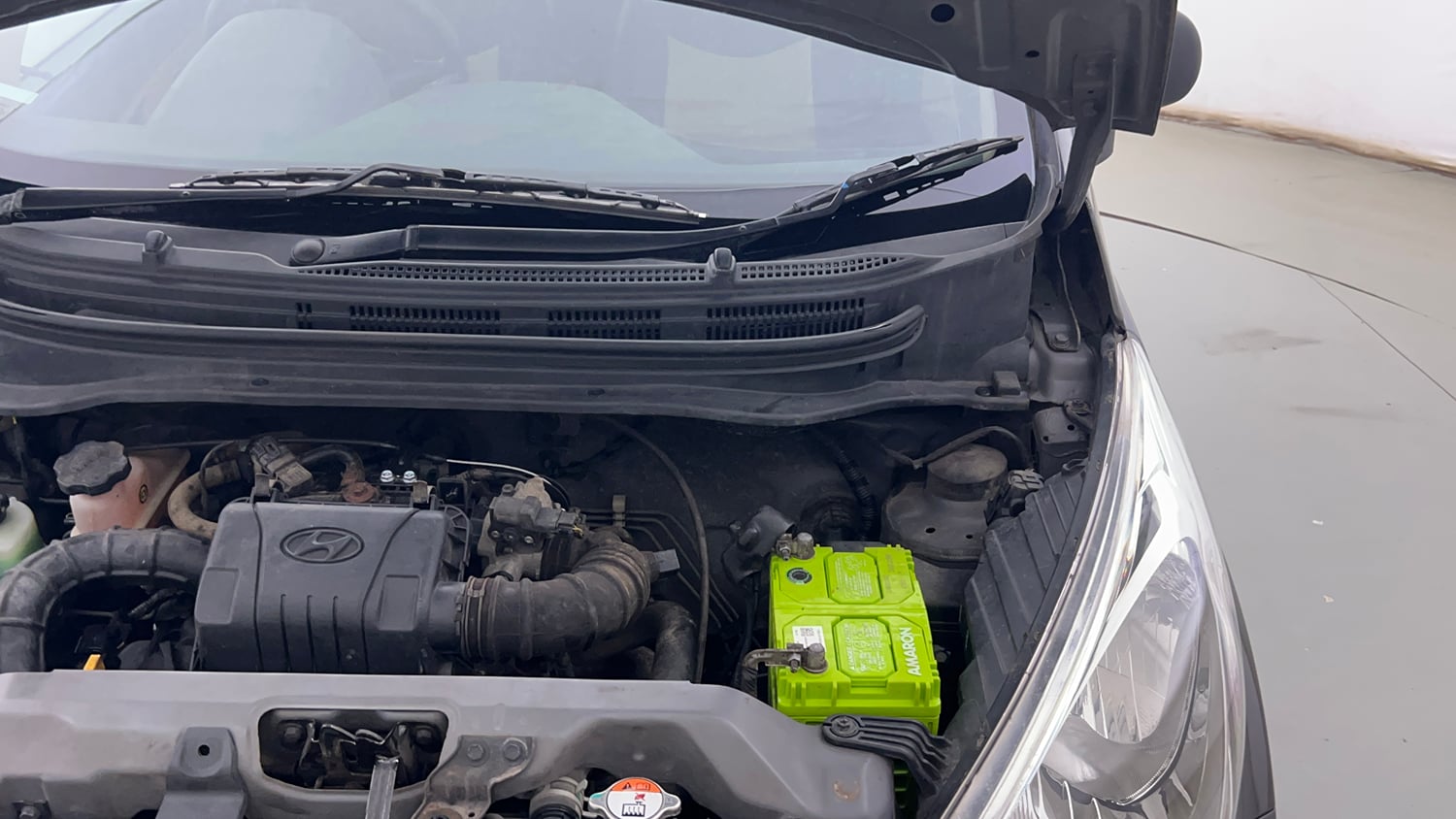 Used 2016 Hyundai Eon Magna + Petrol Manual engine ENGINE LEFT SIDE HINGE & APRON VIEW