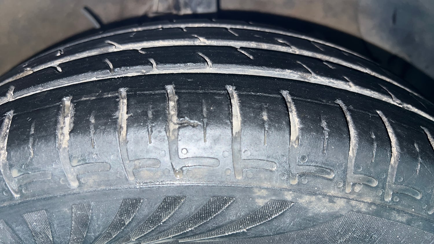 Used 2022 Hyundai Grand i10 Nios Sportz 1.2 Kappa VTVT Petrol Manual tyres RIGHT FRONT TYRE TREAD VIEW