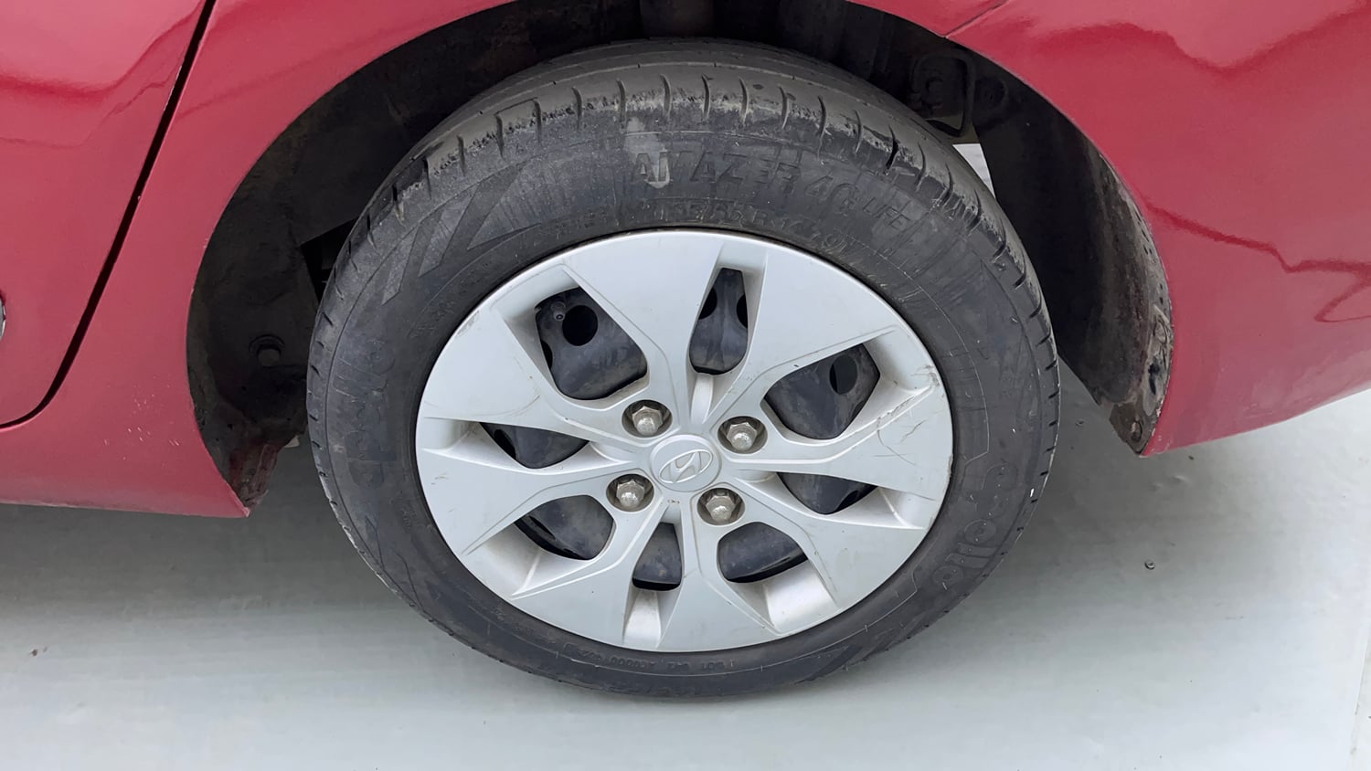 Used 2015 Hyundai Xcent S 1.1 CRDi Diesel Manual tyres LEFT REAR TYRE RIM VIEW