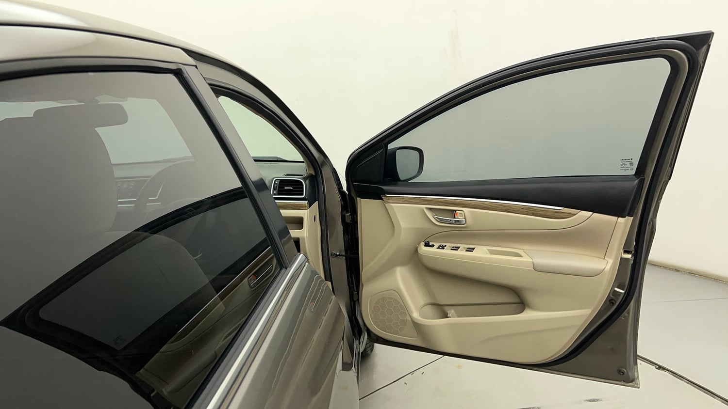 Used 2020 Maruti Suzuki Ciaz Alpha 1.5 AT Petrol Automatic interior RIGHT FRONT DOOR OPEN VIEW